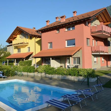 Residence Girasole Casa Rossa B Colico Bagian luar foto